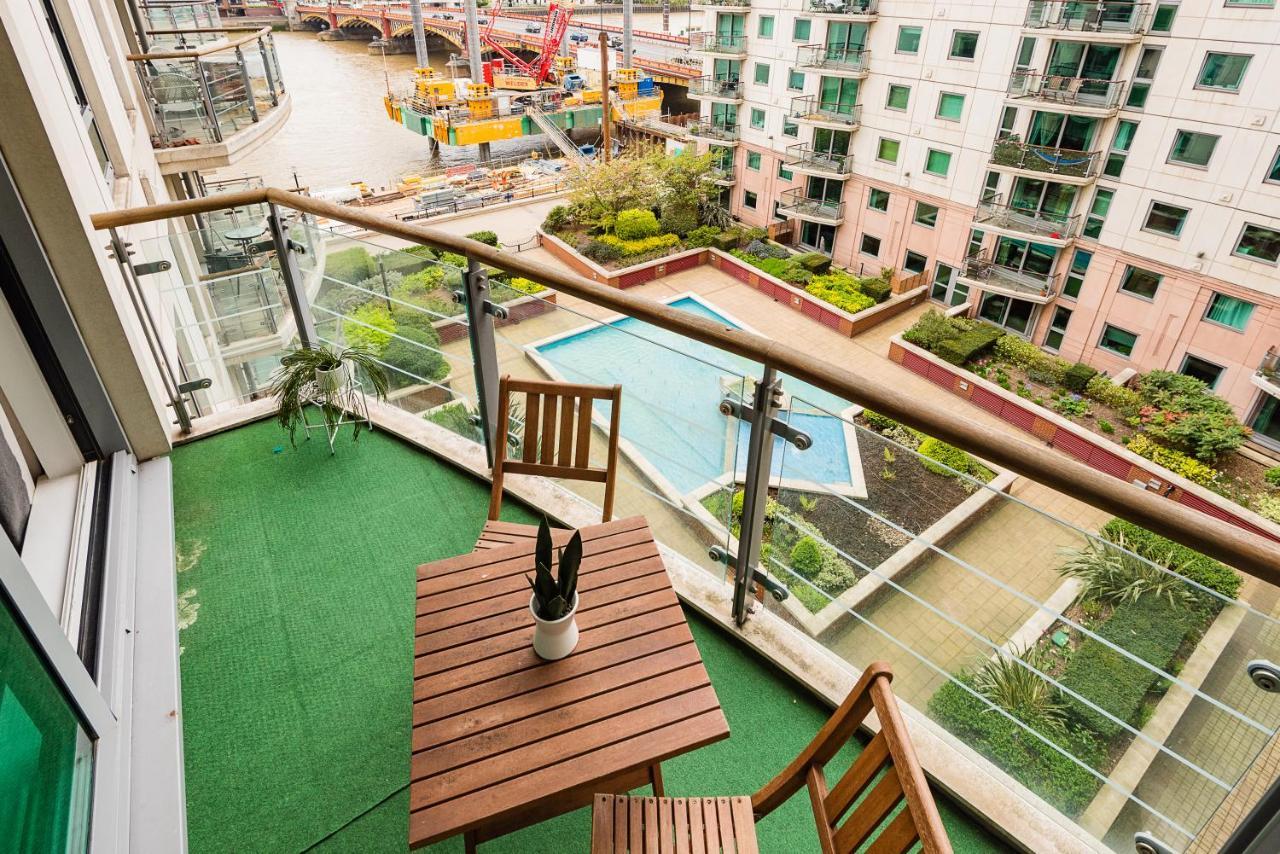 Riverside 2-Bedroom Apartments Лондон Экстерьер фото
