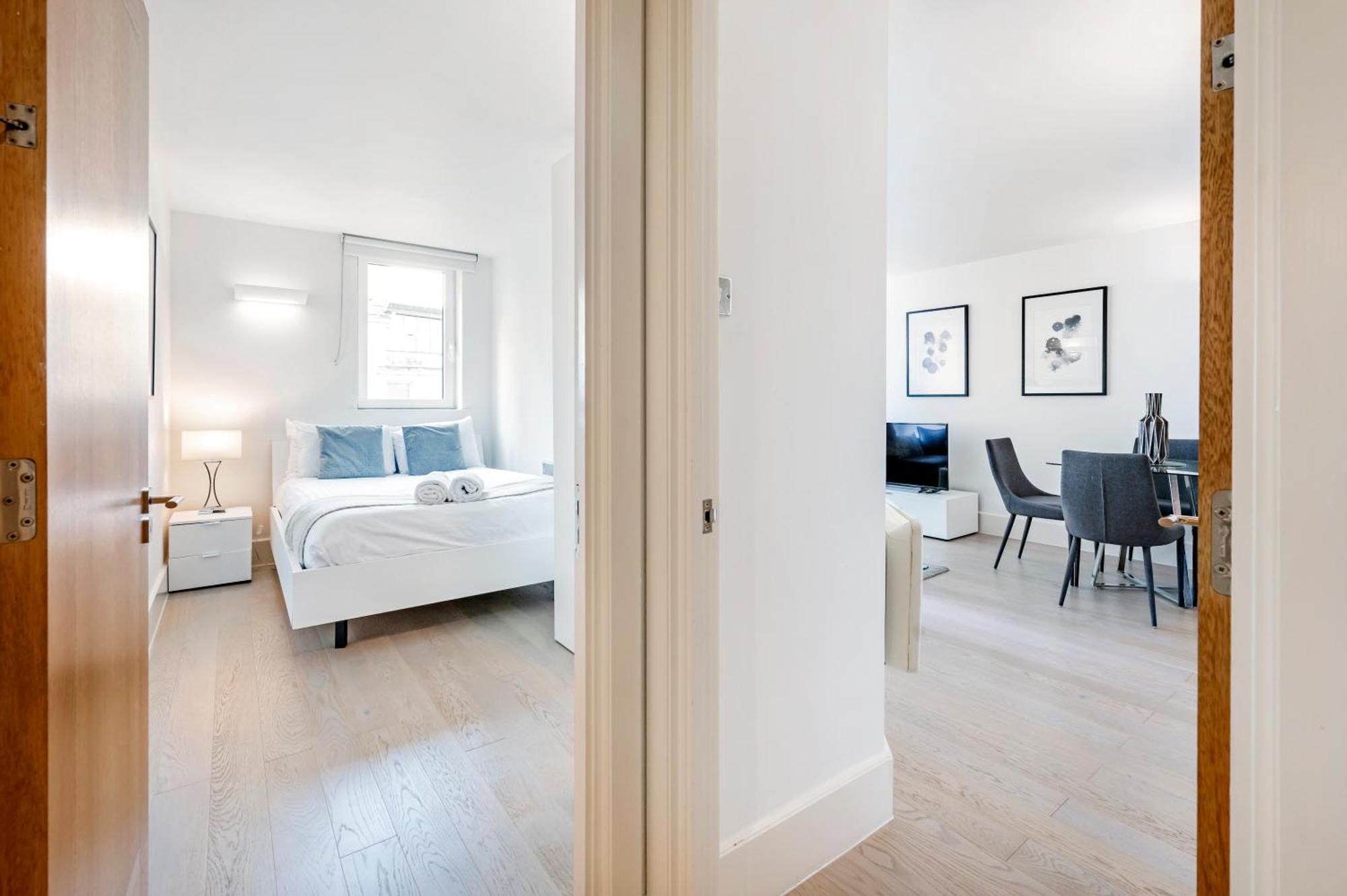 Riverside 2-Bedroom Apartments Лондон Экстерьер фото